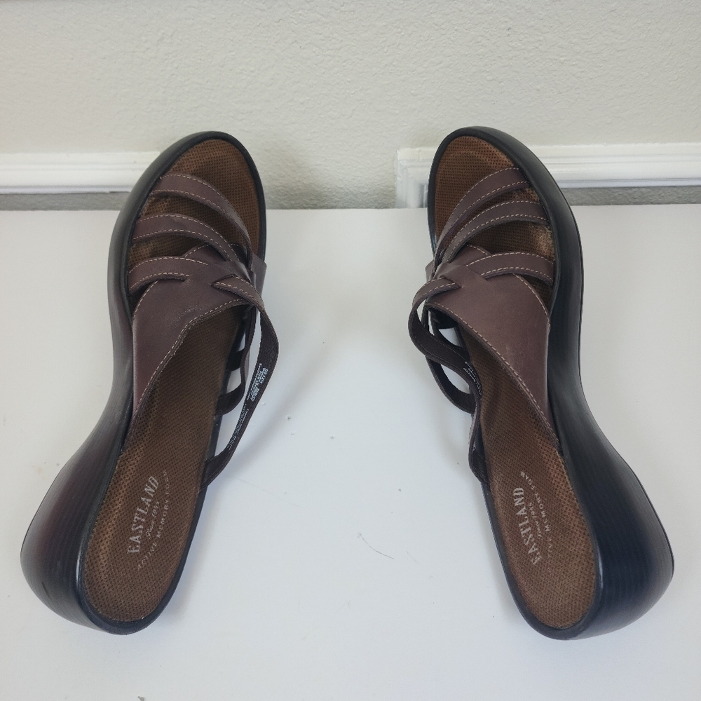 Eastland Brown Women's Poppy Wedge platform Sandal  11M heel height 2.5 " - Picture 9 of 10
